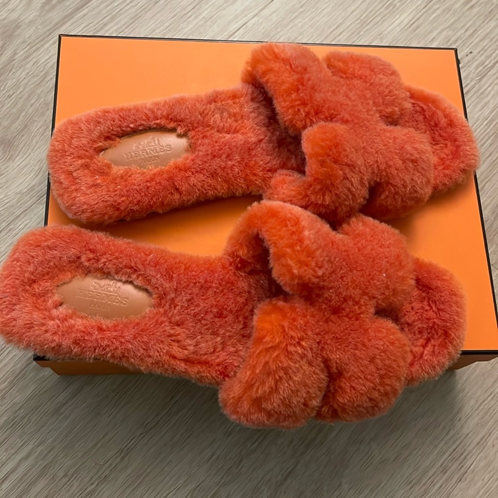 Authentic Hermes Oran Furry Sandals -Peau Lainee Mer